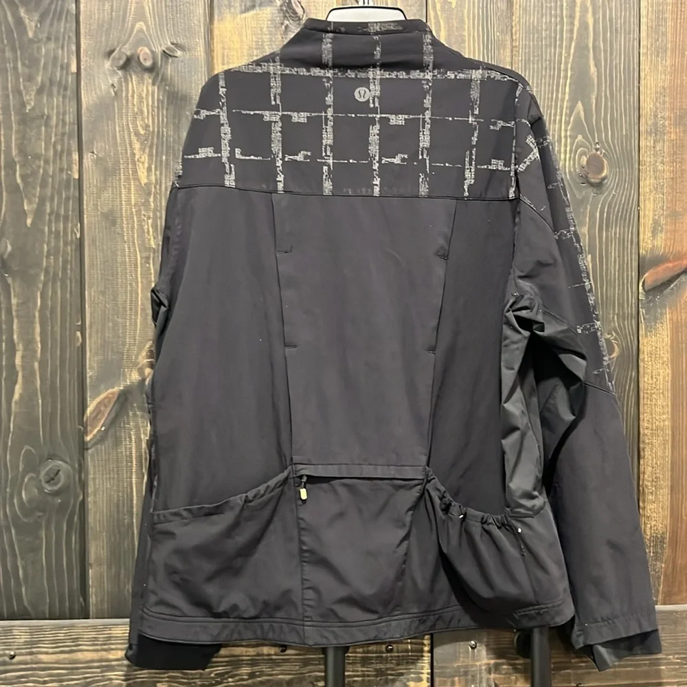 Lululemon Wet Dry Warm Jacket L Multi Pocket Size Zip Black Cycling Rain Running